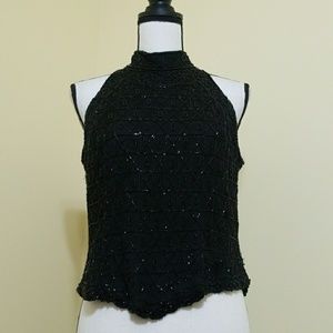 Unique and elegant sleeveless top